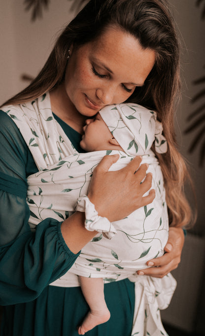 Newborn hat - top knot - Minty Leaves