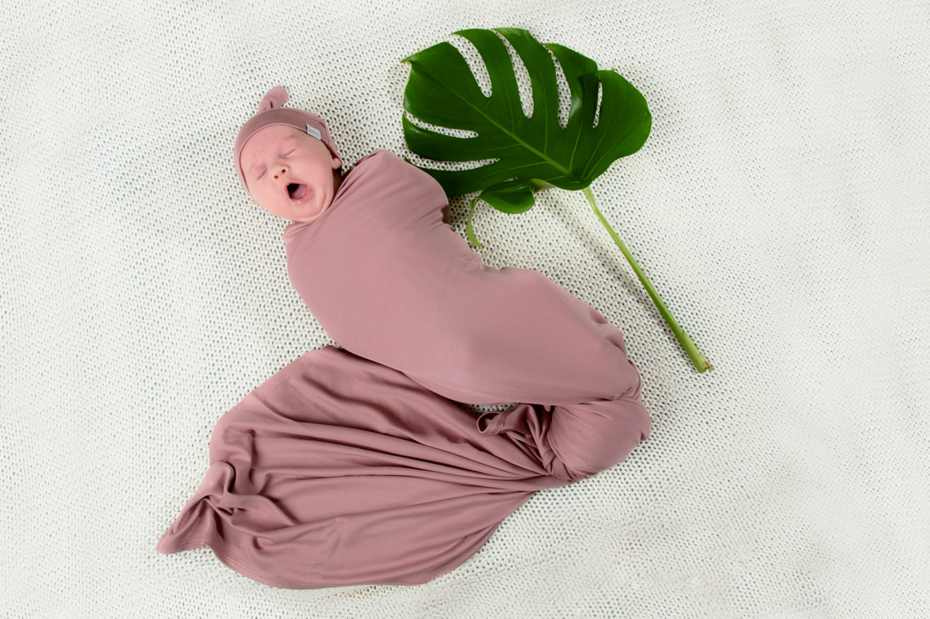 Newborn mutsje - top knot - Dusty Pink
